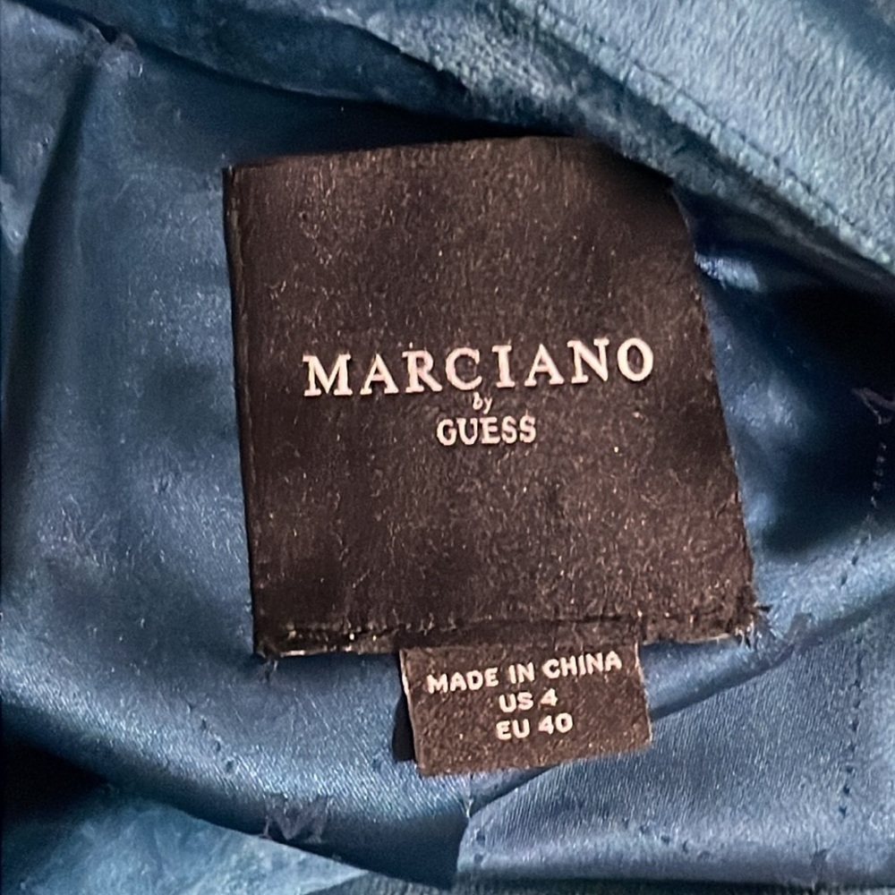 Marciano by Guess Lilli Velvet Blazer
New - Picture 8 of 8